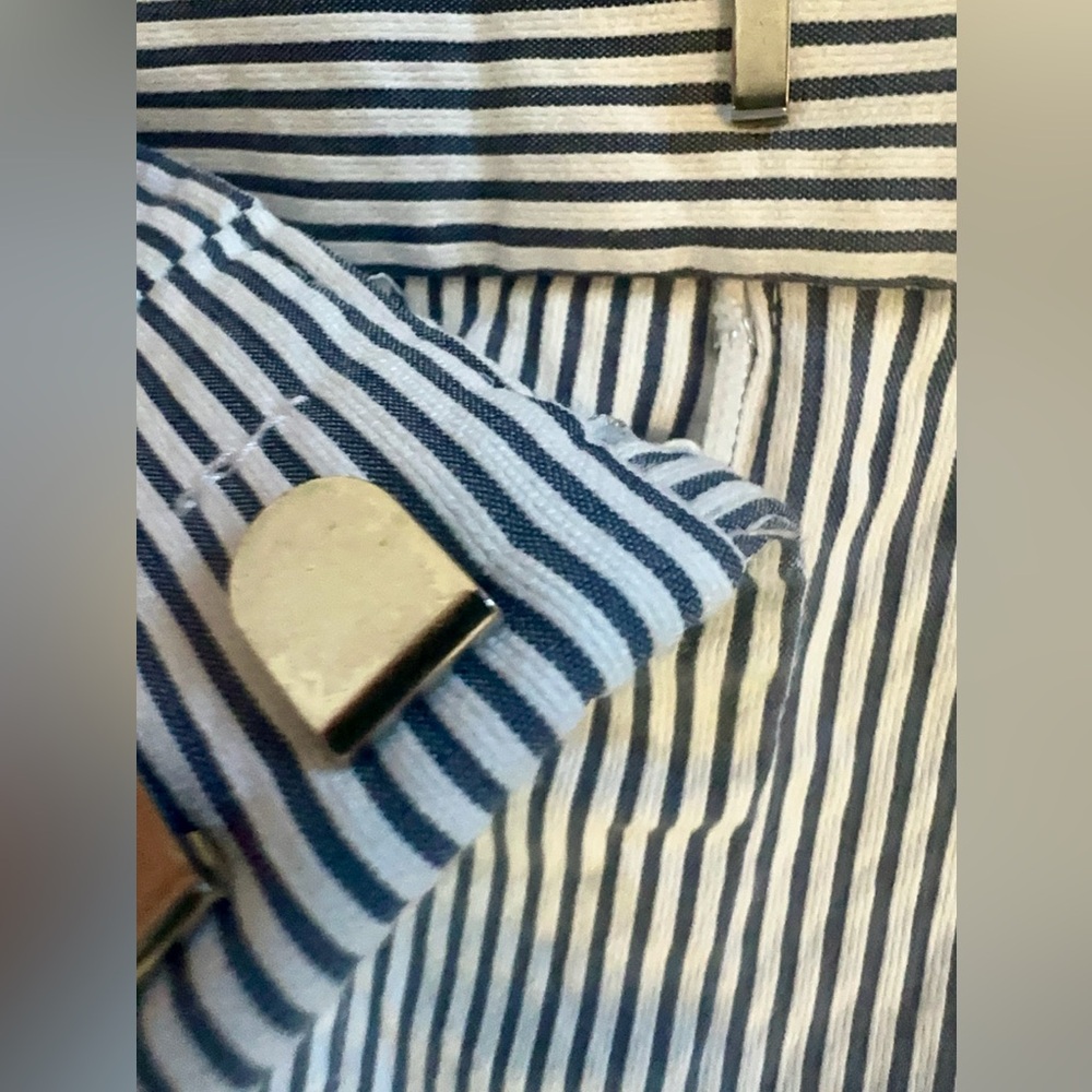 Ann Taylor White & Blue Pinstripe Seersucker Ankle Pants. Like New! Size 2